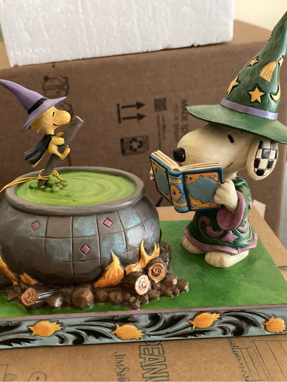 Halloween.  Jim shore bewitching beagle figurine.  New in box with tags